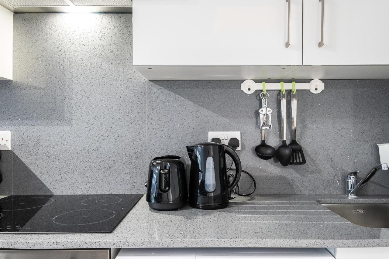 Securematics Superior Studio Apartments Лондон Экстерьер фото